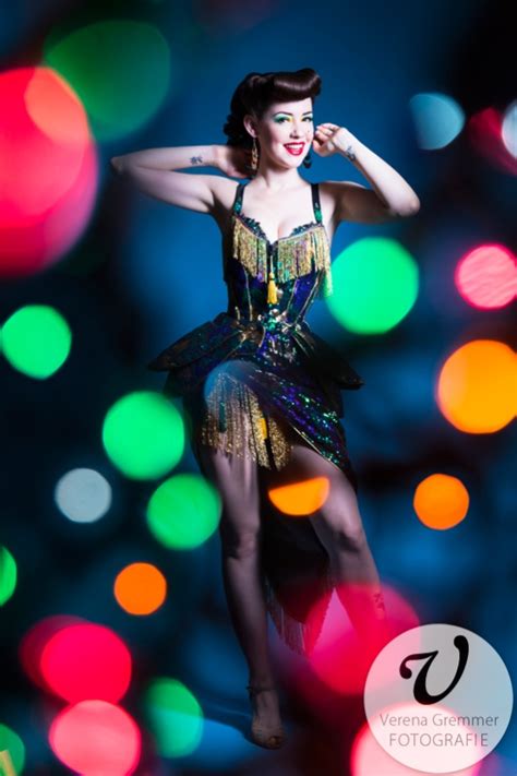 Fotoshooting Mit Burlesque Showgirl Hazel Honeysuckle Verenasfeinefotos