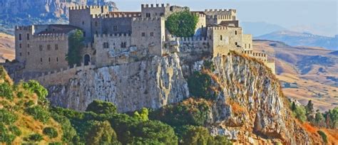 • consorzio italiano per le discipline storiche on line la storia. Il Castello nel Medioevo - GDR-online.com