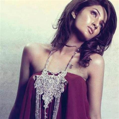 Fashion Mania Pakistani Model Mathira Sizzling Pictures