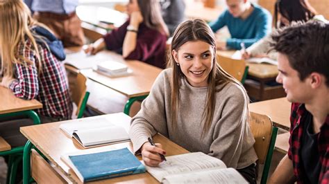 Em Uma Classe De 9 Alunos