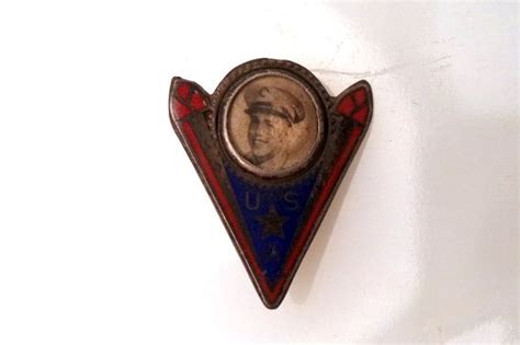 Wwii Victory Pin With Original Servicemans Photograph V Etsy