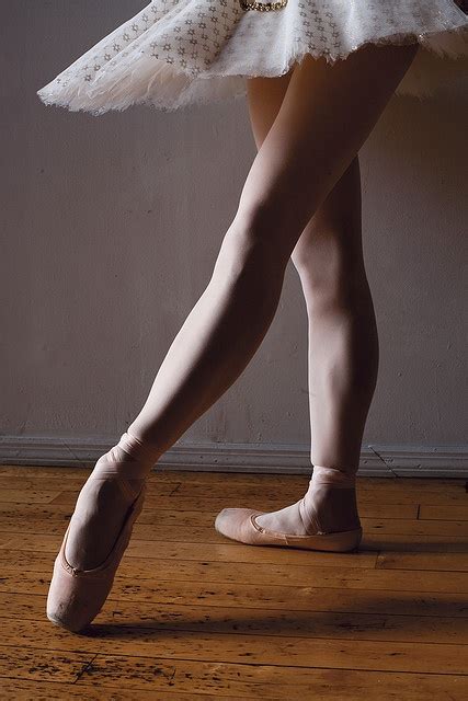 Mg0643 Ballet Blog Ballet Beauty Ballerina Legs