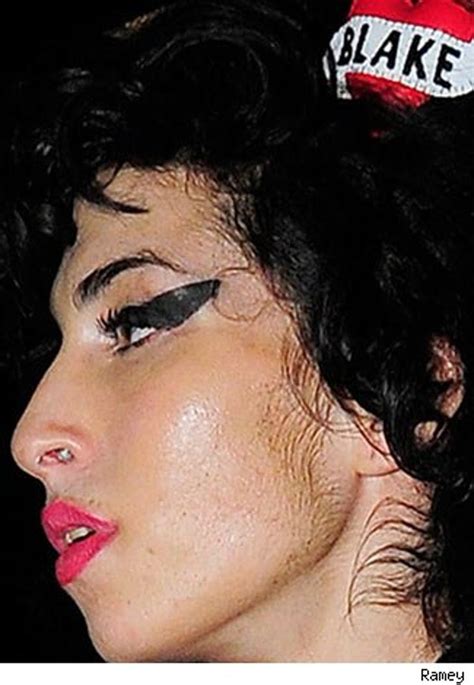 Amy Winehouse Takes A Powder
