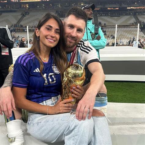 Messi Y Su Esposa