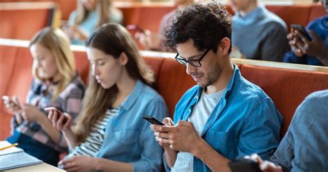 Prior to class, make a list of reasons you sometimes have trouble concentrating. College Advice: Tips to Stay Focused in Class - LifeSpace