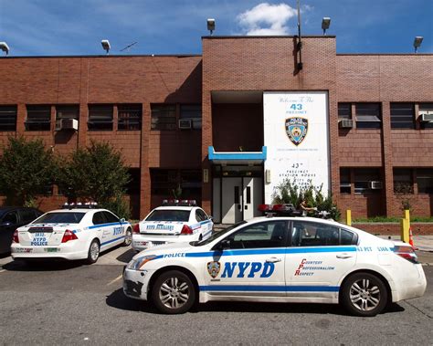 P043 Nypd Police Station Precinct 43 Parkchester Bronx Flickr
