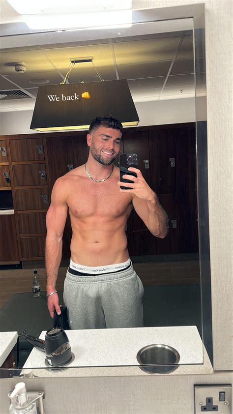 Hollyoaks Off The Charts Tom Clare Shirtless On Insta Story