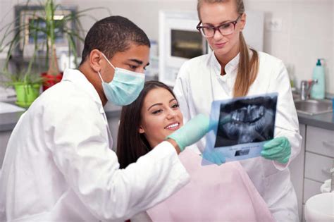 牙科医生与患者图片 牙科医生与患者看透视x光图像素材 高清图片 摄影照片 寻图免费打包下载