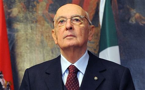 Mr napolitano, 87, was speaking as he became the first italian president to be sworn in for a second president napolitano said that deadlock must not continue, urging political parties to reach a deal on. Senatori a vita: quanto guadagnano e che privilegi hanno