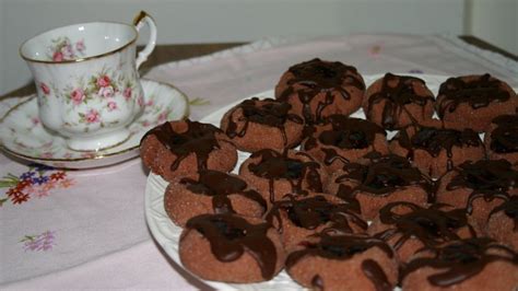 Try these delicious zimtsterne (cinnamon stars). Image result for Sachertorte | Cookie recipes, Austrian ...