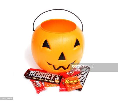 Halloween Candy Bars Photos And Premium High Res Pictures Getty Images