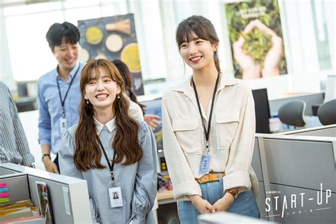 Kim seon ho smiles bright because of yeo jin goo. Suzy explique pourquoi elle a été attirée par l'histoire d ...