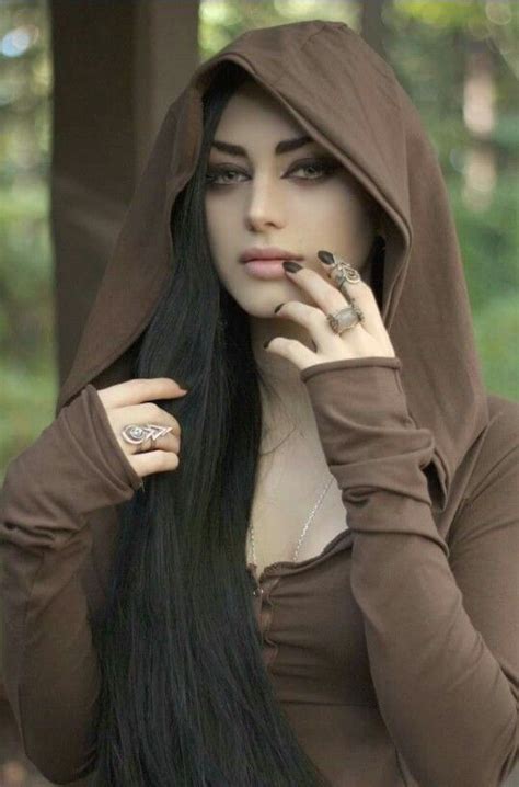 Pin By Ahmad Ahmad On Ahmadatiya Autumn Witch Goth Beauty Goth Fashion Punk