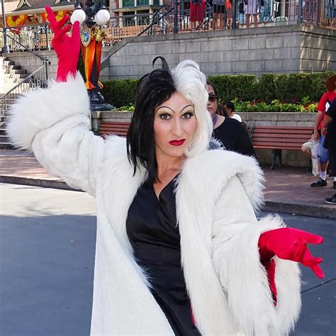 Cruella De Vil At Disneyland 2015