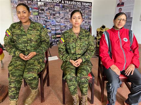 Mujeres Protagonistas Del Ejército Ecuatoriano En Loja Diario La Hora