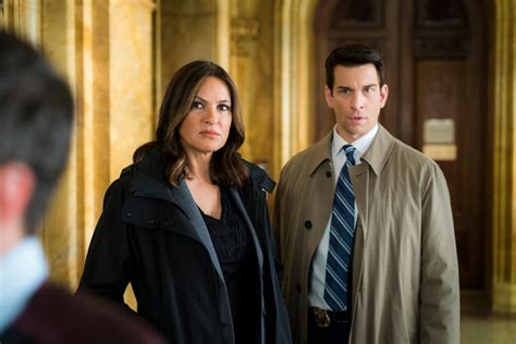 Law And Order Svu Cast Shares Funny On Set Secrets For The Shows 20th