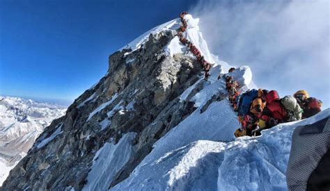 Día Mundial Del Everest El Lado Oscuro De La Montaña Más Alta Del