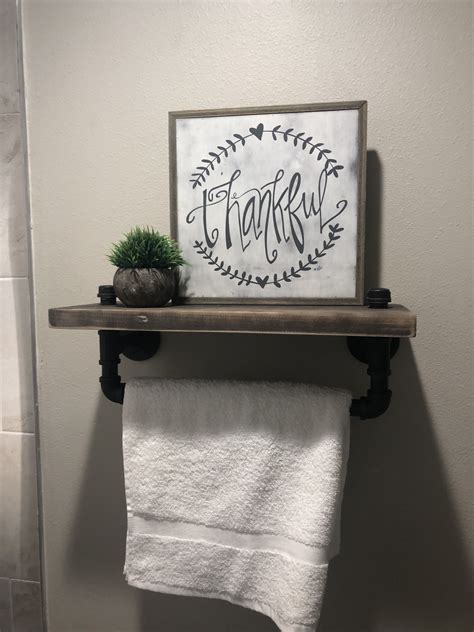 10 Farmhouse Bathroom Towel Rack