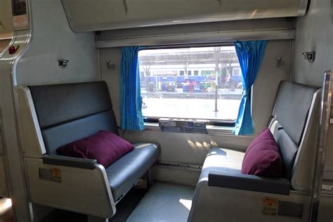 Bangkok To Chiang Mai First Class Sleeper Train Várias Classes