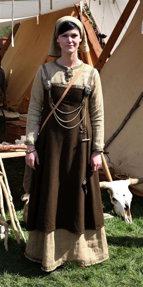 Viking Dress Hedebyhaitabu Interpretationreconstruction Viking