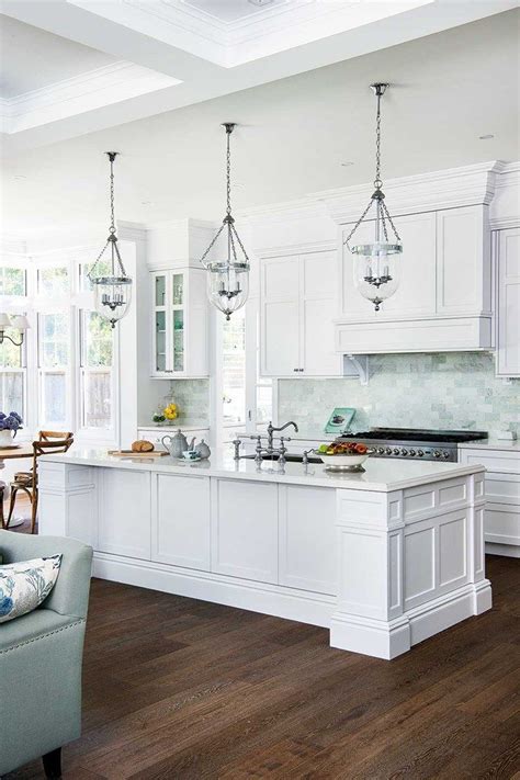 A Home Tour That Shows How To Decorate In Hamptons Style Home