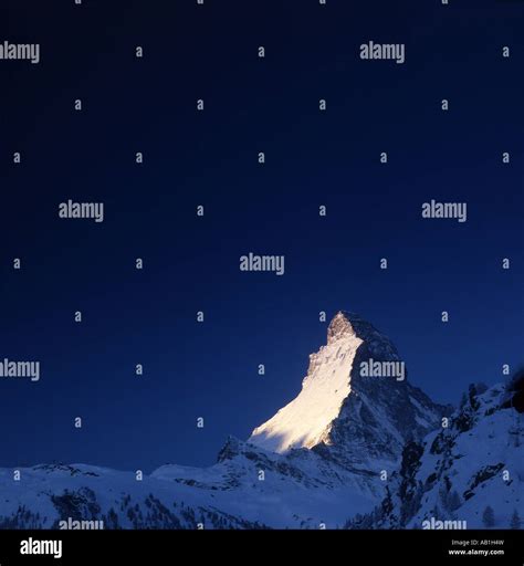 Matterhorn At Sunrise Zermatt Switzerland Stock Photo Alamy
