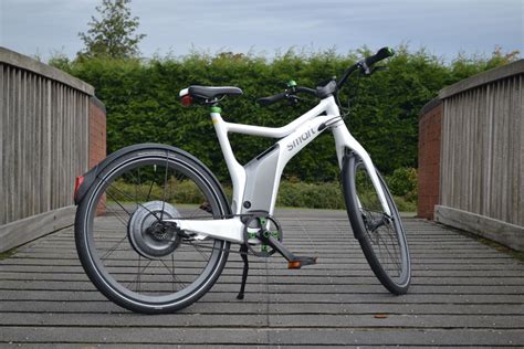 Integrated automatic lock housed within the frame, out of reach from the frame from the future. Smart eBike Ride: Electric Bike The Best Vehicle Smart Makes?