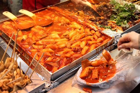 This place is home to the biggest hanok village in south korea full of traditional korean houses. Korean Street Food - Tteokbokki | 31 Korean Street Foods ...