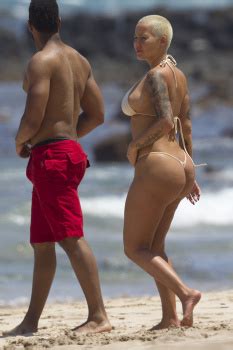 Amber Rose Topless On Beach In Maui The Drunken StepFORUM