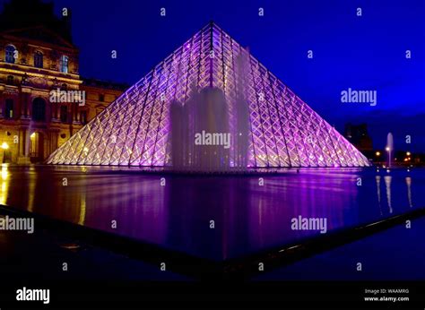 Louvre Museum Paris Night Stock Photo Alamy
