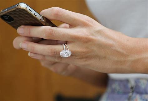 Blake lively s engagement ring in rose gold taylor hart. Cuts, Colors And Shapes Of Diamonds - Know It All!