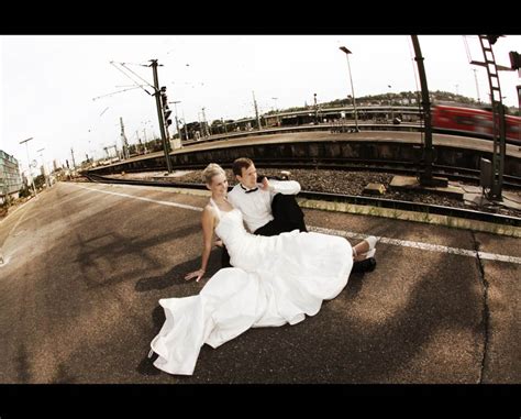 Dann schauen sie sich doch alles, was designer auf den markt in letzter zeit. Pin auf Trash your dress pics