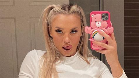 Aussie Hottie Tammy Hembrow Flaunts Tight Tummy While Telling Fans To Bite Me The Blast