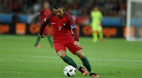 Cristiano Ronaldo Dribbling Euro 2016 In France June 14 2016