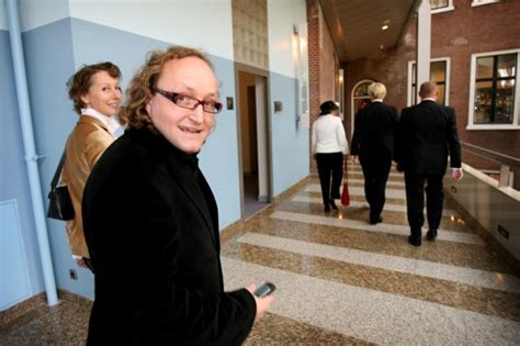 Zij is nu zowel zijn vrouw als zijn manager. 'Ex-vrouw Dion Graus doet aangifte wegens mishandeling ...