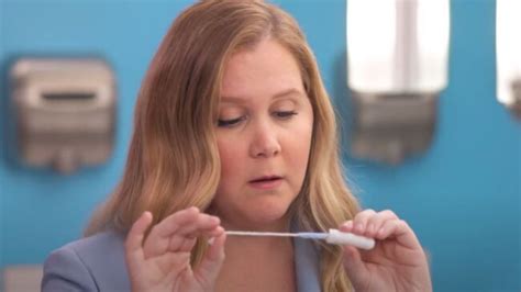 Amy Schumer Is Teaching Us How To Use Tampons And Its As Funny As It