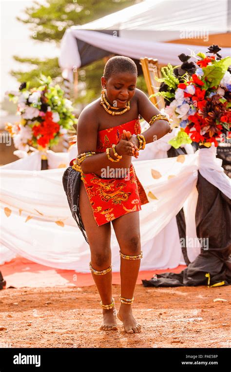 Ghana March 3 2012 Unindentified Ghanaian Girl Dances Traditional