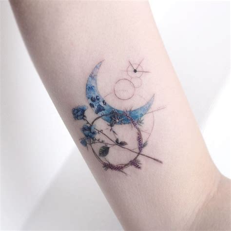 38 Elegant Moon Tattoo Designs For Women 2022 Xuzinuo Page 35