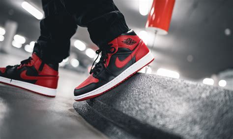 Nike Air Jordan 1 Mid Banned 43einhalb Sneaker Store