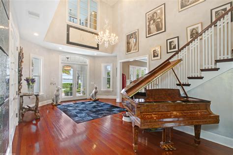 The design studio works to translate the wishes of its clients into creations that are both perfectly functional and lastingly beautiful. Prominent Palm Beach Interior Designer Hilary G. Musser's ...