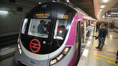 Малайзия добавлен 16 дек 2009. Delhi Metro To Open 3 New Lines By The End Of This Month.