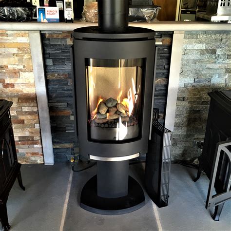 Power outages, ice storms, bad weather, it seems like weather related problems are becoming more commonplace each year so it's becoming more important to have an alternative source of heat in your home. Honesdale Display - Woodys Fireplace