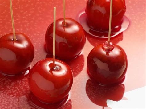 Homemade Cinnamon Candy Apples Recipe Candy Apples Candy Apple