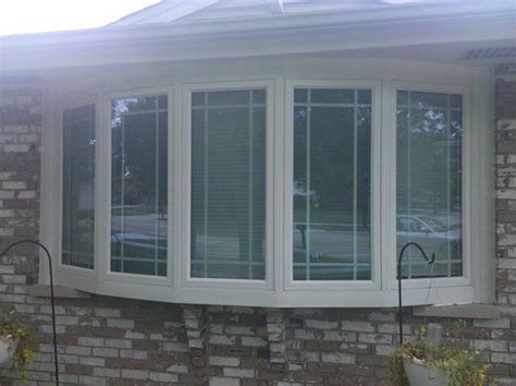 Window With Prairie Style Grids Bow Window Exterior Makeover