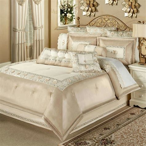 A Touch Of Class Gorgeous Bedding Luxurious Bedrooms Elegant
