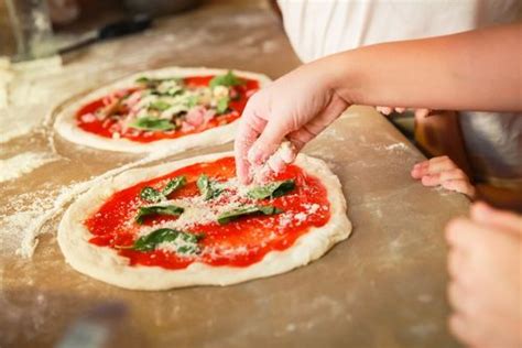 Descubra Como é Feita A Verdadeira Pizza Italiana Ricette Di Pasta