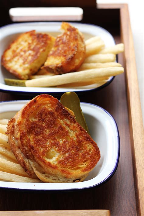 Amy highly recommended the grilled cheese sandwich with bacon and pear, and it was, true to amy's suggestion, fabulous! Sunday Snack Attack! Grilled Cheese & Pickles | The Sugar Hit