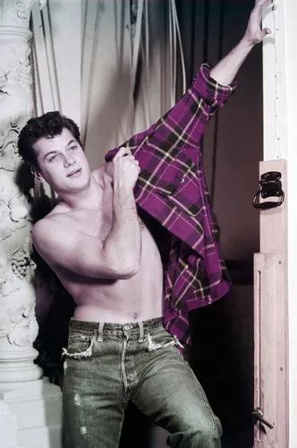 TONY CURTIS 11X17 Mini Poster Hunky Barechested Vintage Pose Beefcake