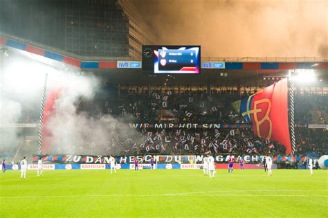 Video Das Feuerwerk Und Die Choreo Zum Fcb Jubiläum Tageswoche