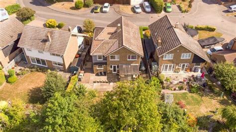 4 Bedroom Detached House For Sale In Washbrook Close Barton Le Clay Mk45